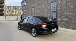 Hyundai Elantra 2019 года за 8 900 000 тг. в Атырау – фото 2