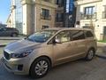 Kia Carnival 2015 годаfor11 000 000 тг. в Атырау – фото 3