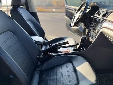 Volkswagen Passat 2012 года за 5 000 000 тг. в Атырау – фото 16
