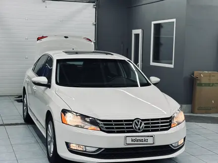 Volkswagen Passat 2012 года за 5 000 000 тг. в Атырау – фото 25