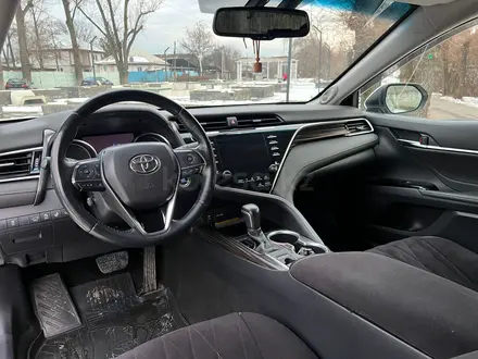 Toyota Camry 2019 года за 14 500 000 тг. в Алматы – фото 7