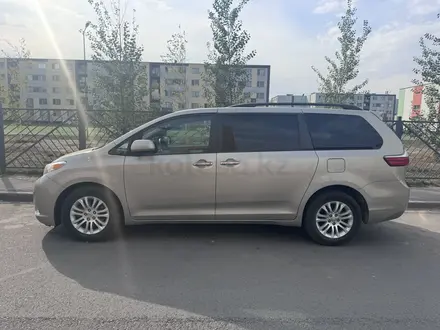 Toyota Sienna 2017 года за 14 800 000 тг. в Алматы