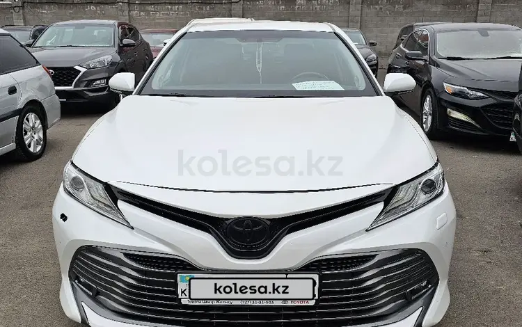 Toyota Camry 2018 года за 12 200 000 тг. в Алматы