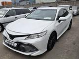 Toyota Camry 2018 года за 12 200 000 тг. в Алматы – фото 2