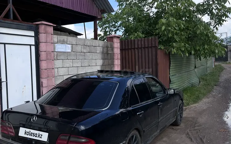 Mercedes-Benz E 320 1996 года за 2 000 000 тг. в Алматы