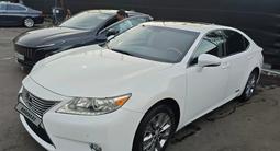 Lexus ES 300h 2013 года за 11 800 000 тг. в Алматы