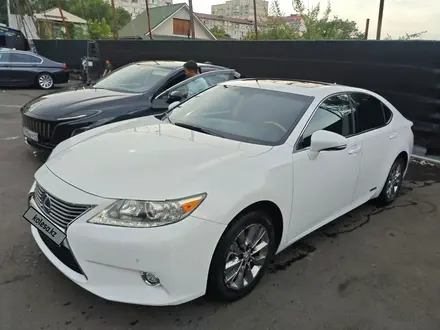 Lexus ES 300h 2013 года за 11 800 000 тг. в Алматы