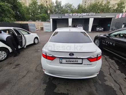 Lexus ES 300h 2013 года за 11 800 000 тг. в Алматы – фото 3