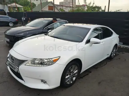 Lexus ES 300h 2013 года за 11 800 000 тг. в Алматы – фото 6