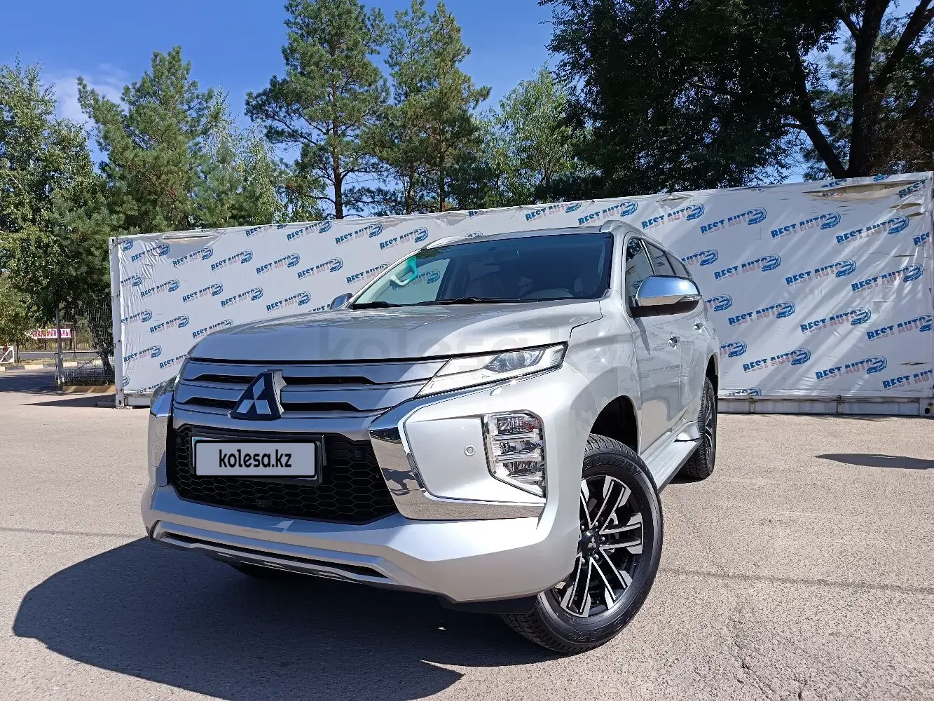 Mitsubishi Montero Sport, 2022