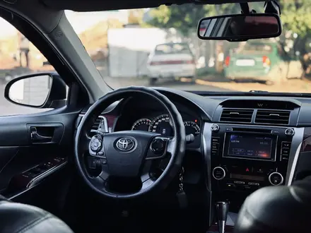 Toyota Camry 2014 года за 9 550 000 тг. в Костанай – фото 19