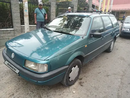 Volkswagen Passat 1991 года за 1 600 000 тг. в Есик – фото 2