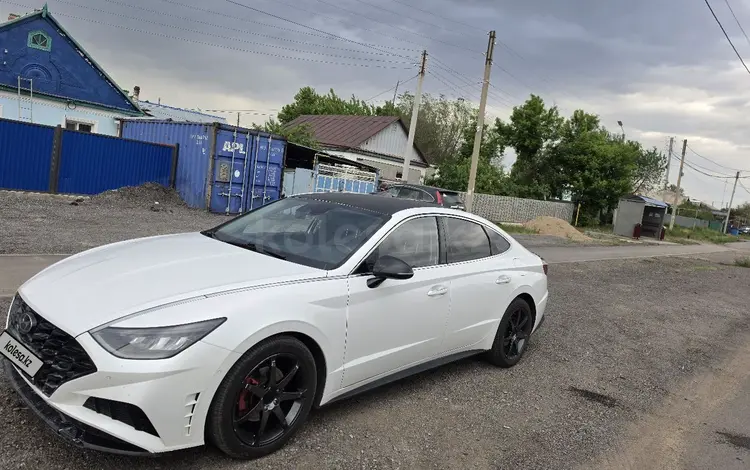 Hyundai Sonata 2021 года за 9 950 000 тг. в Караганда