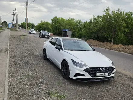 Hyundai Sonata 2021 года за 9 950 000 тг. в Караганда – фото 3