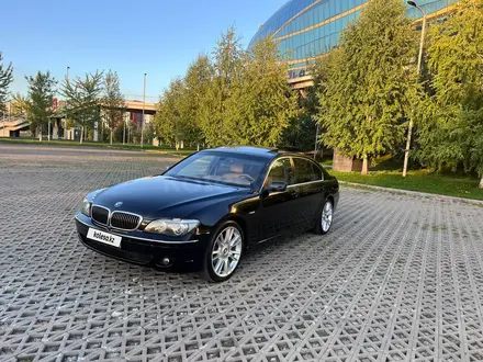 BMW 750 2006 года за 4 500 000 тг. в Алматы