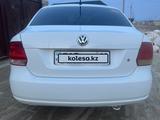 Volkswagen Polo 2014 годаүшін3 800 000 тг. в Жанаозен – фото 2