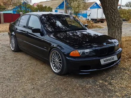 BMW 320 1999 года за 2 700 000 тг. в Уральск