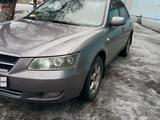 Hyundai Sonata 2006 года за 3 700 000 тг. в Талдыкорган – фото 2