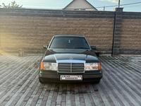 Mercedes-Benz E 220 1993 годаүшін2 350 000 тг. в Алматы