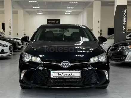 Toyota Camry 2017 года за 9 800 000 тг. в Шымкент