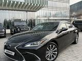 Lexus ES 300h 2021 годаүшін18 300 000 тг. в Алматы – фото 2