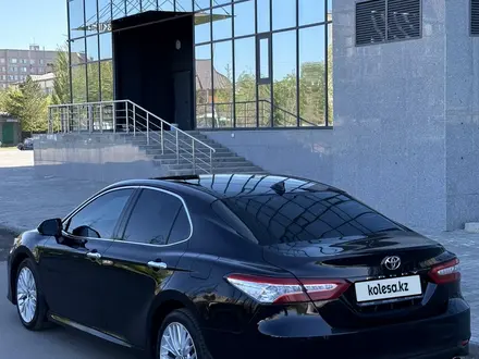 Toyota Camry 2019 года за 12 600 000 тг. в Петропавловск – фото 10