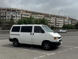 Volkswagen Caravelle 1995 года за 2 900 000 тг. в Алматы – фото 3