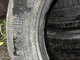 ОДИНОЧКИ255/60/18KUMHO/MAXXIS за 30 000 тг. в Караганда – фото 3