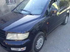Mitsubishi Space Wagon, 2001