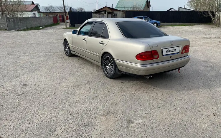 Mercedes-Benz E 240 1999 года за 3 500 000 тг. в Алматы