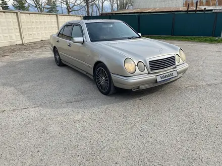Mercedes-Benz E 240 1999 года за 3 500 000 тг. в Алматы – фото 9