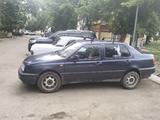 Volkswagen Vento 1992 года за 1 600 000 тг. в Уральск – фото 2