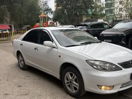 Toyota Camry 2005 года за 3 300 000 тг. в Актобе – фото 2