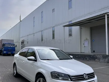 Volkswagen Passat 2013 года за 4 850 000 тг. в Алматы