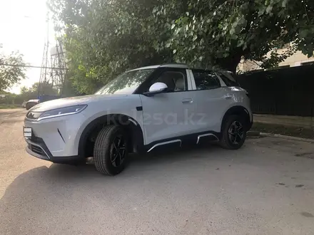 BYD Yuan Up 2025 года за 9 150 000 тг. в Алматы – фото 3