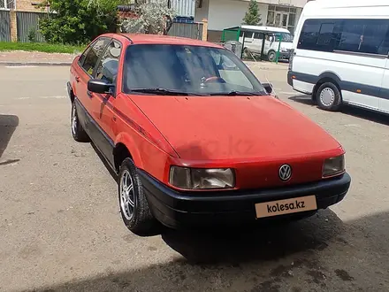 Volkswagen Passat 1990 года за 900 000 тг. в Астана – фото 2