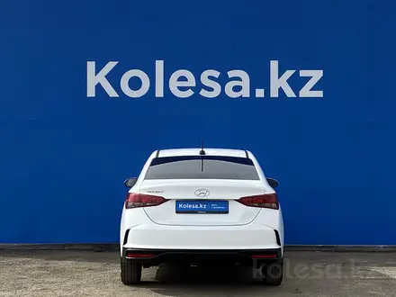 Hyundai Accent 2022 года за 10 403 000 тг. в Алматы – фото 4