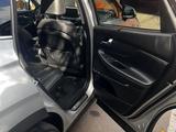 Hyundai Santa Fe 2022 года за 17 500 000 тг. в Петропавловск – фото 4