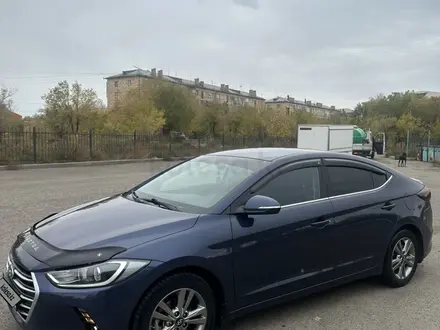 Hyundai Elantra 2018 года за 8 800 000 тг. в Караганда – фото 3