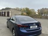 Hyundai Elantra 2018 годаfor8 800 000 тг. в Караганда – фото 4