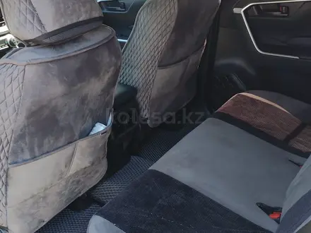Toyota RAV4 2020 года за 13 300 000 тг. в Актобе – фото 10