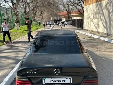 Mercedes-Benz E 200 1991 года за 990 000 тг. в Алматы – фото 5