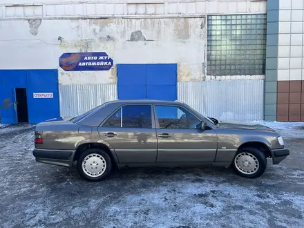 Mercedes-Benz E 300 1993 года за 1 300 000 тг. в Петропавловск – фото 9