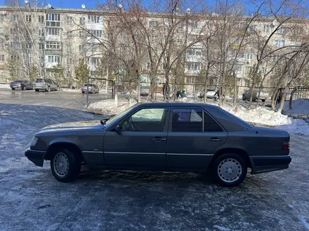 Mercedes-Benz E 300 1993 года за 1 300 000 тг. в Петропавловск – фото 4