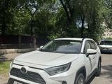 Toyota RAV4 2021 годаүшін17 900 000 тг. в Алматы – фото 4