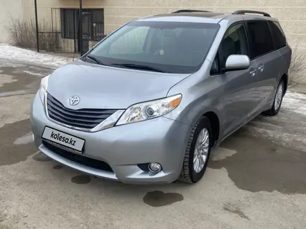 Toyota Sienna 2014 года за 13 500 000 тг. в Жанаозен – фото 2