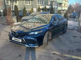 Toyota Camry 2021 года за 14 200 000 тг. в Алматы