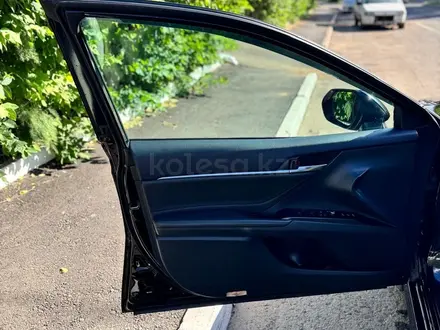 Toyota Camry 2021 года за 17 500 000 тг. в Астана – фото 13