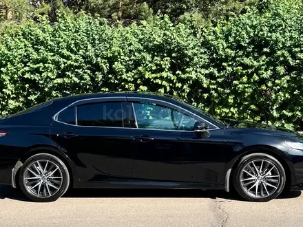 Toyota Camry 2021 года за 17 500 000 тг. в Астана – фото 4