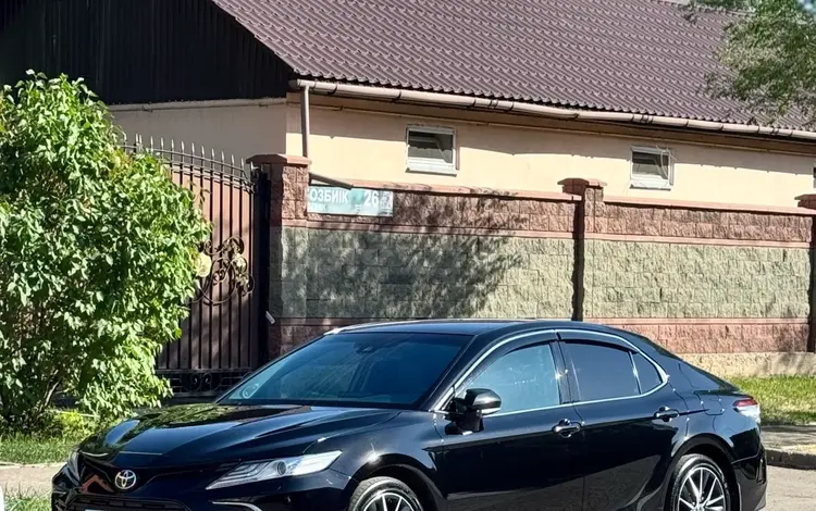 Toyota Camry 2021 года за 17 500 000 тг. в Астана